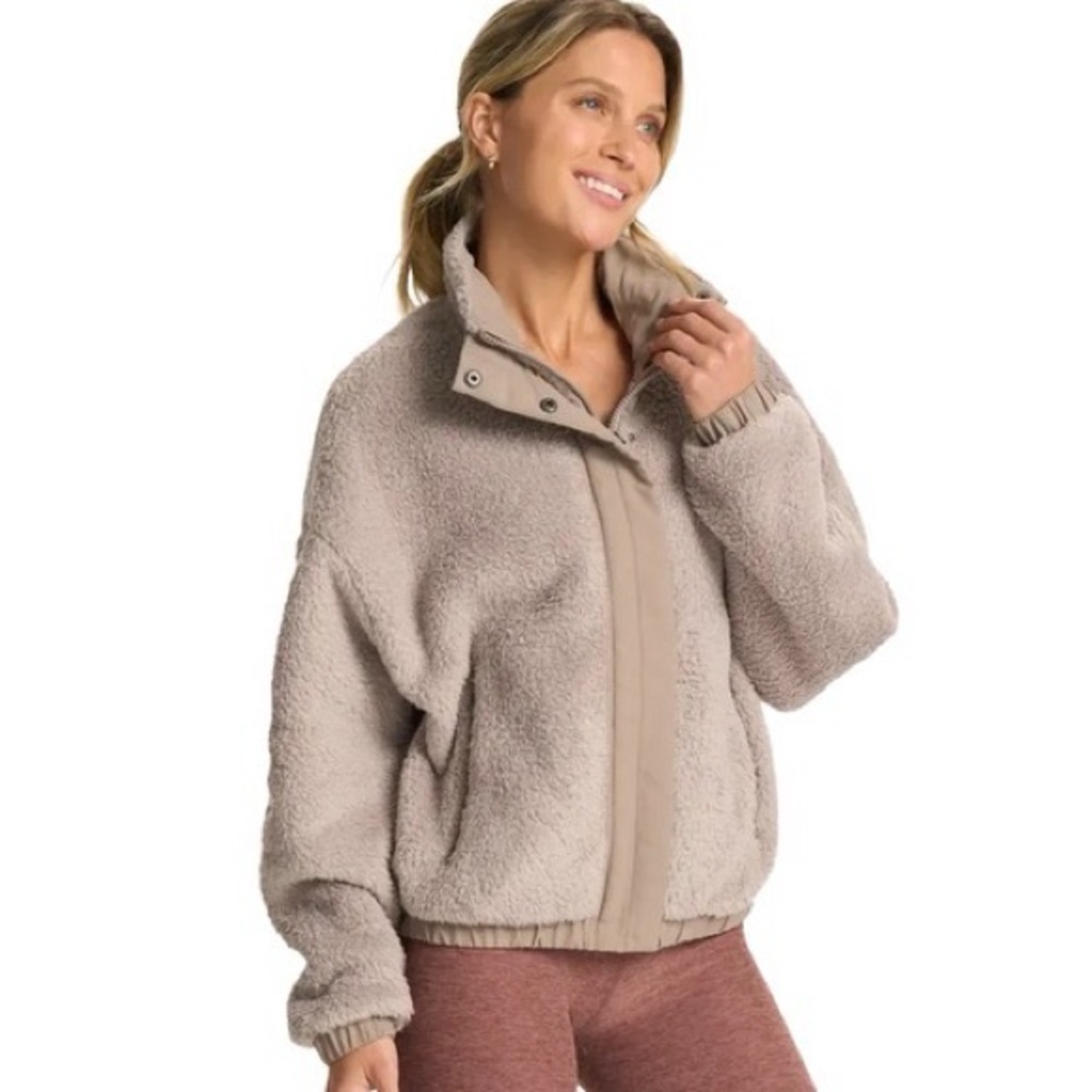 Vuori Cream Teddy Jacket